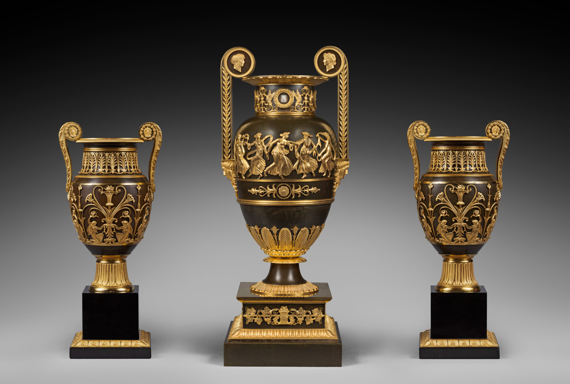 Garniture_Vase_pendule001-01_HD_WEB