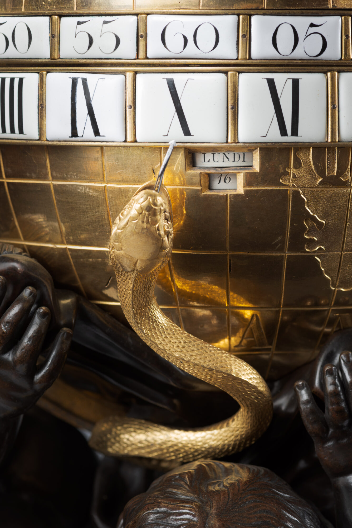 Pendule_525-05_HD_WEB