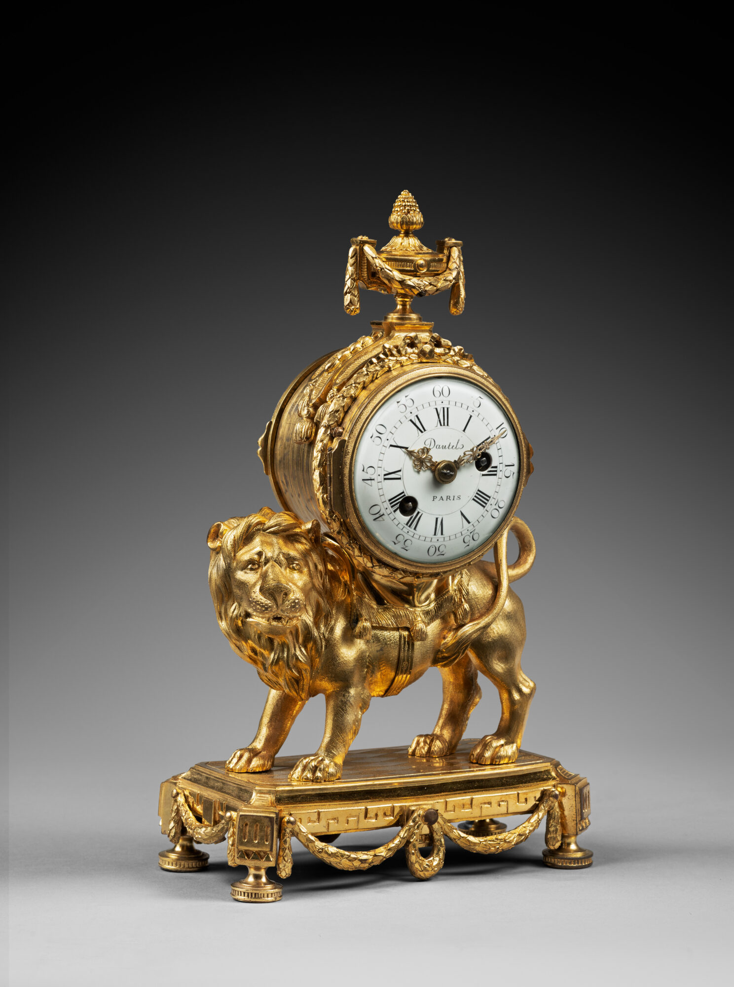 Pendule_532-02_HD_WEB