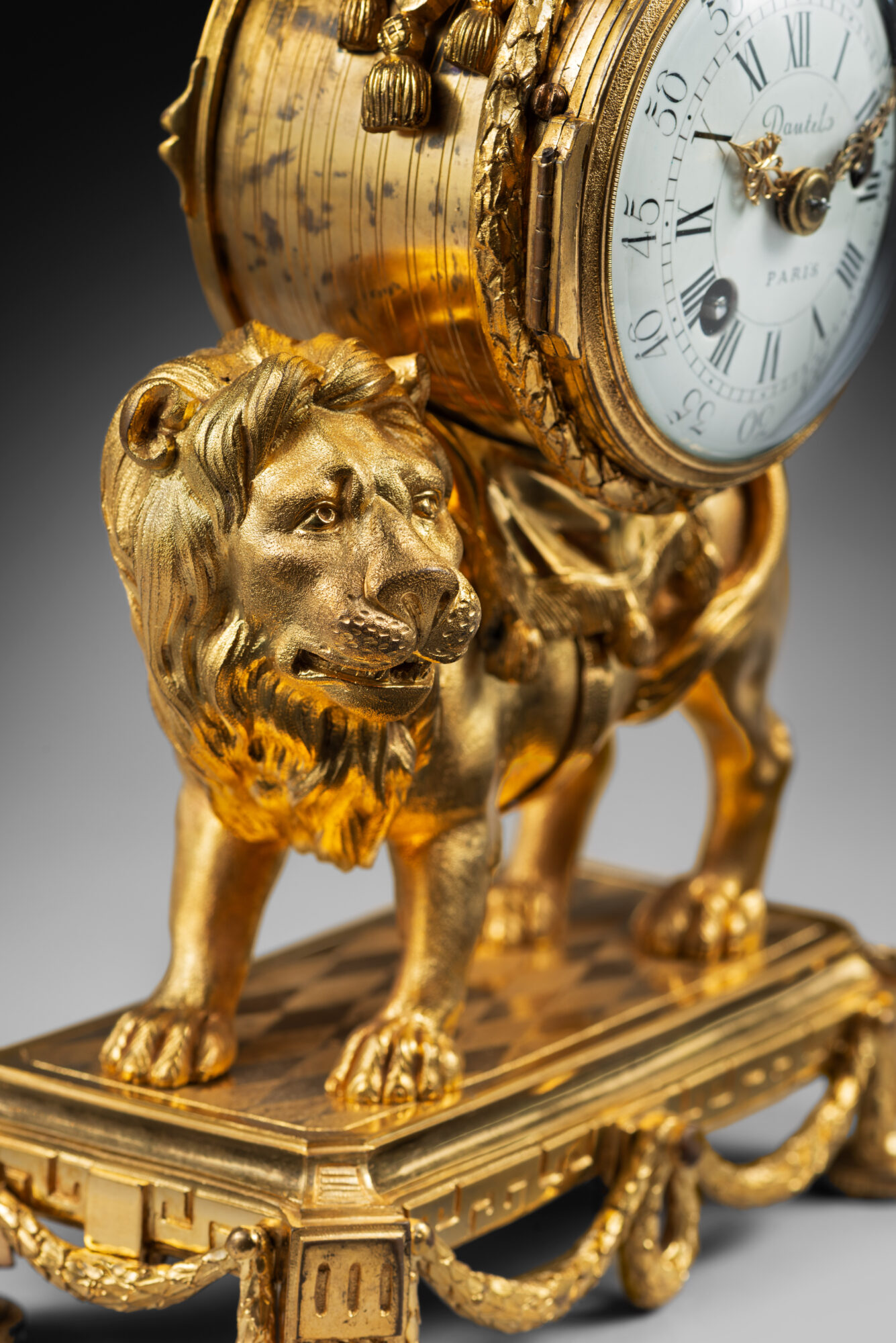 Pendule_532-07_HD_WEB