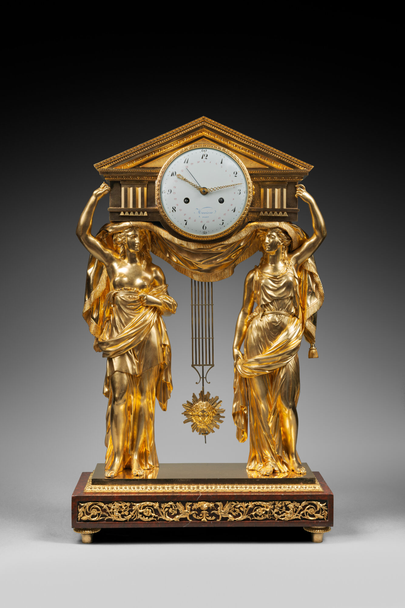 Pendule_543-01_HD_WEB