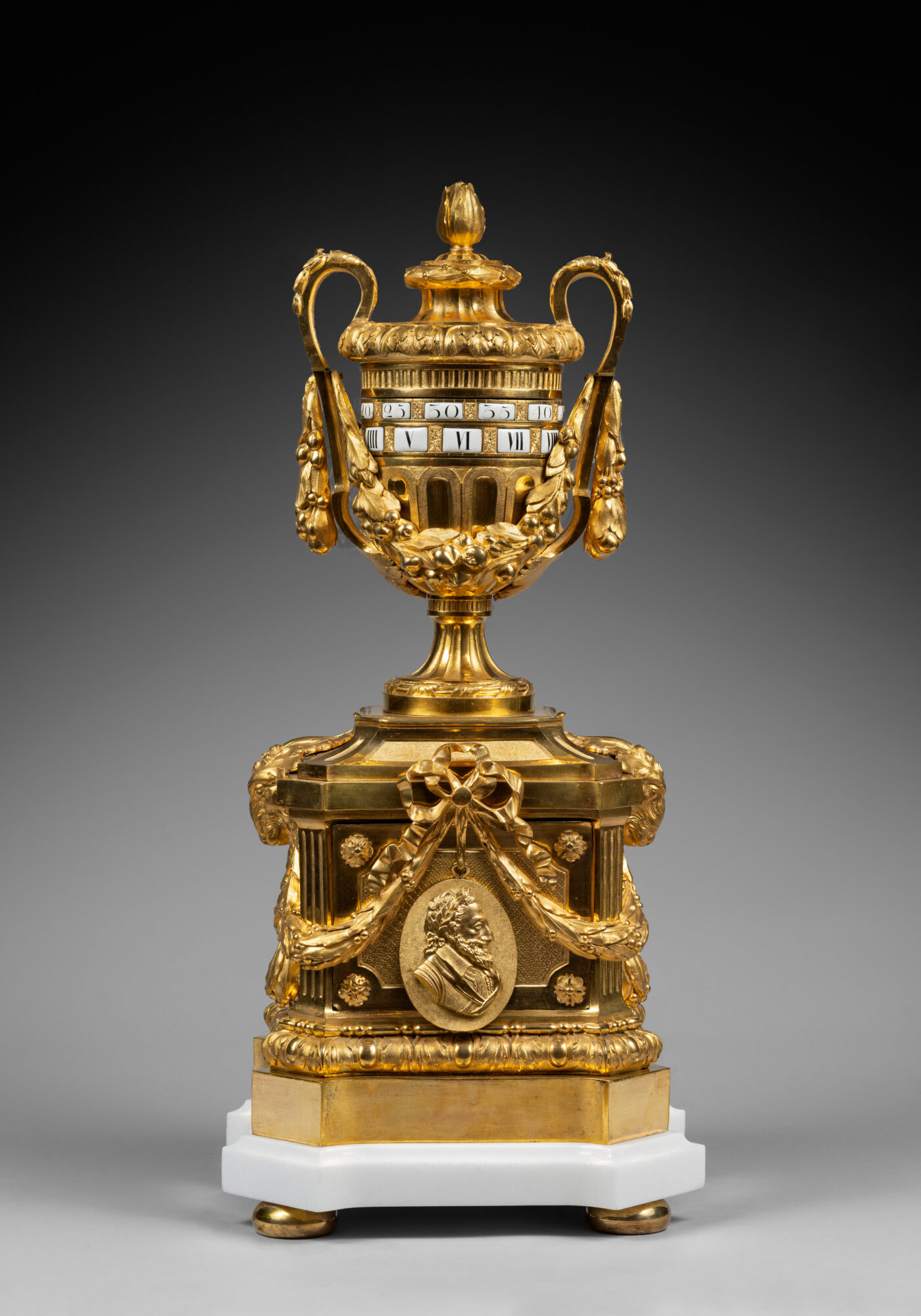 Pendule_533-04_HD_WEB