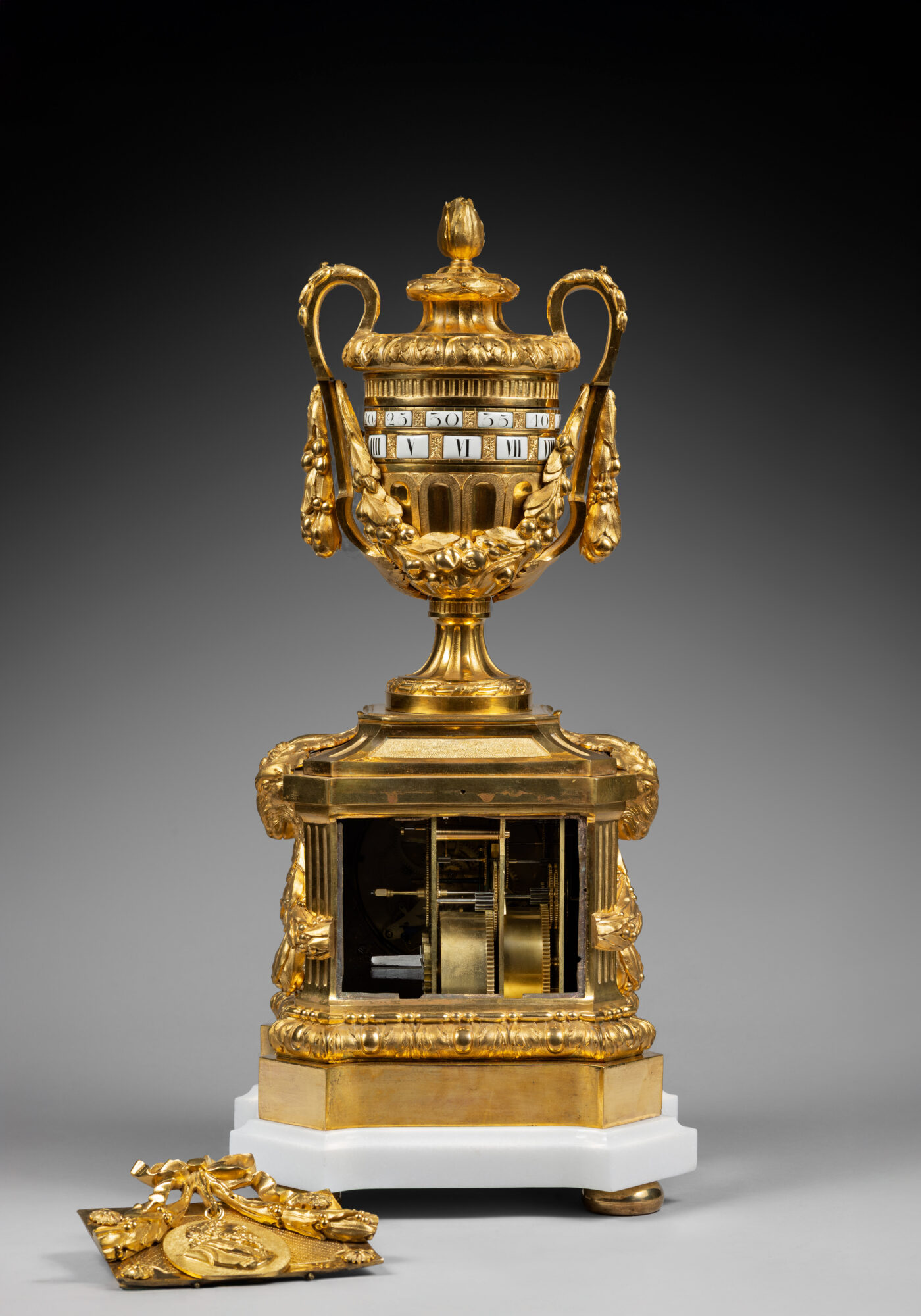 Pendule_533-05_HD_WEB