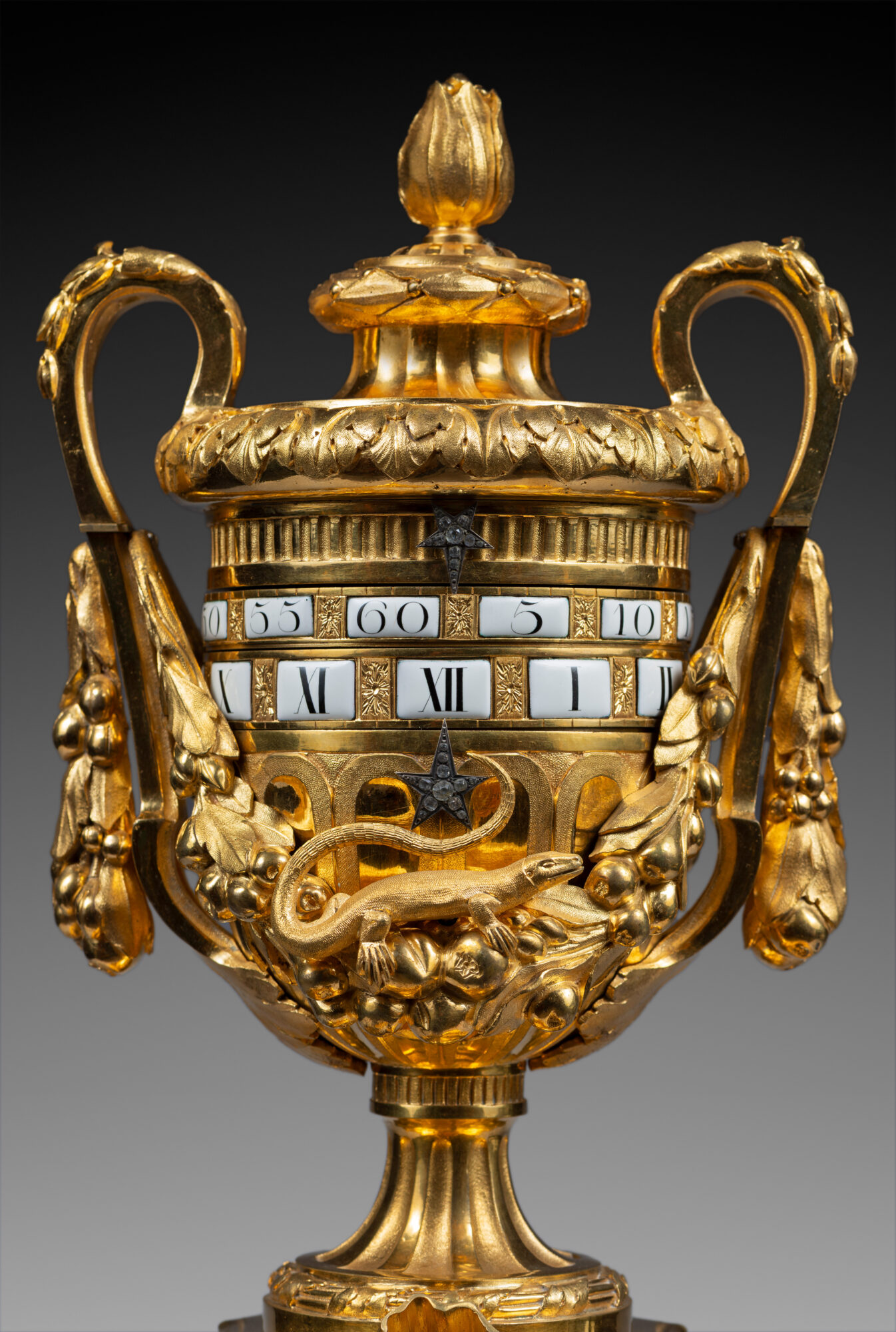 Pendule_533-10_HD_WEB