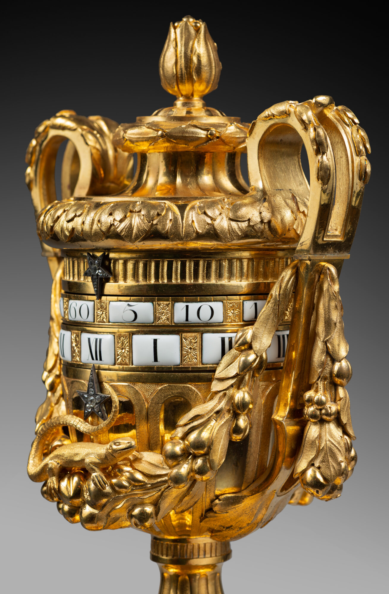 Pendule_533-11_HD_WEB