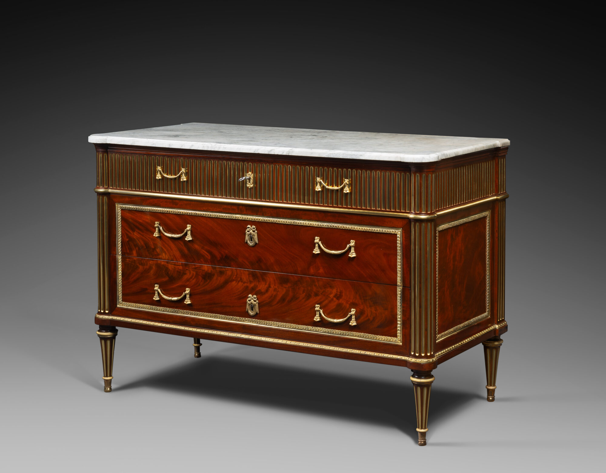Commode_004-01_HD_WEB