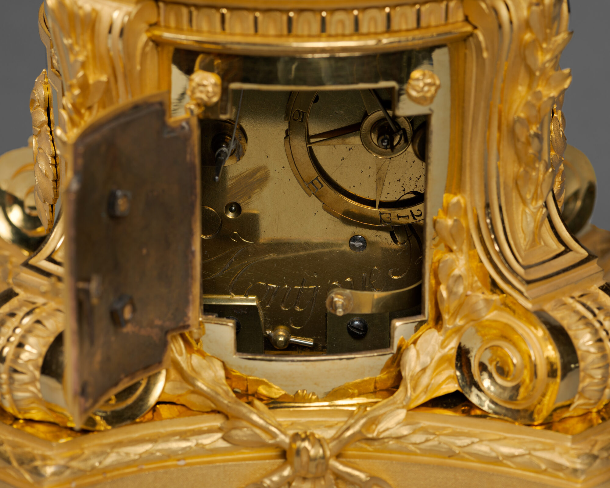 Pendule_503-09_HD_WEB