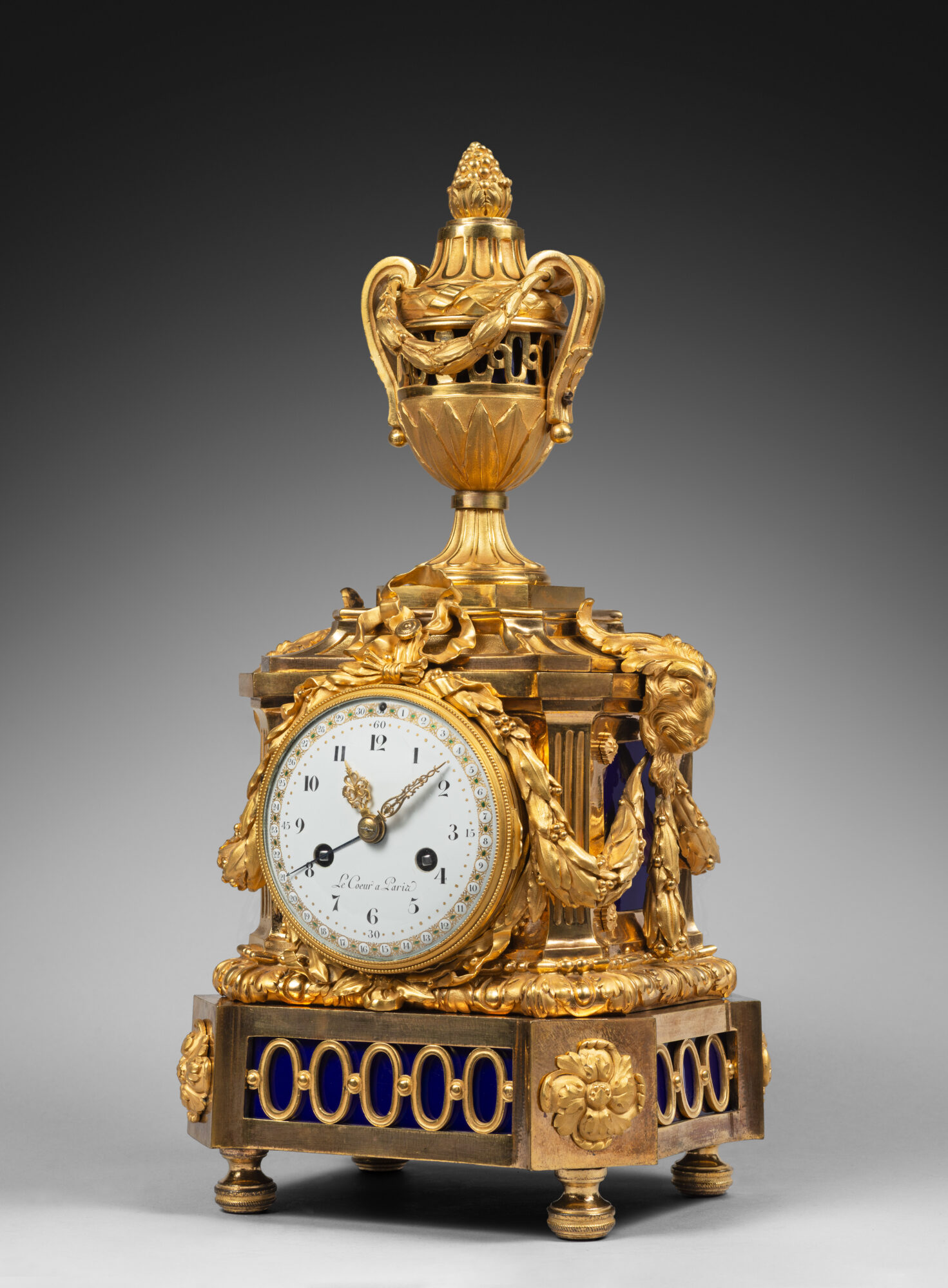 Pendule_538-02_HD_WEB