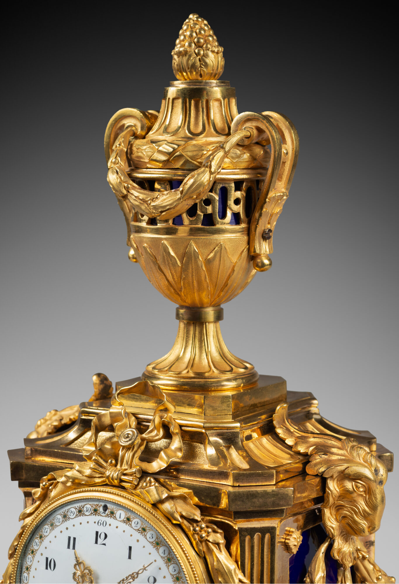 Pendule_538-08_HD_WEB